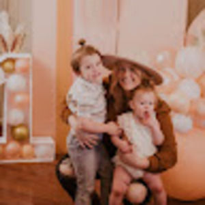 Meet your Posher, Alexis